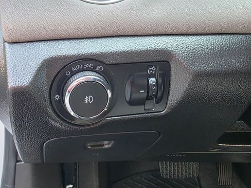 Used 2013 Chevrolet Cruze LS image 39