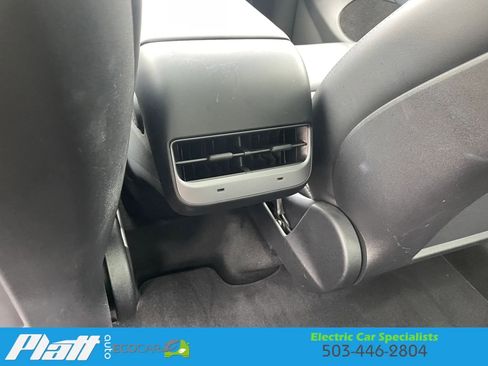 Used 2023 Tesla Model Y Long Range AWD/4WD image 48