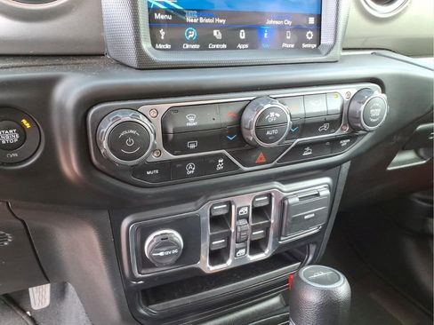 Used 2023 Jeep Gladiator Overland AWD/4WD image 26