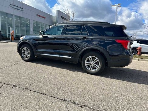 Used 2021 Ford Explorer XLT w/ Equipment Group 202A image 30