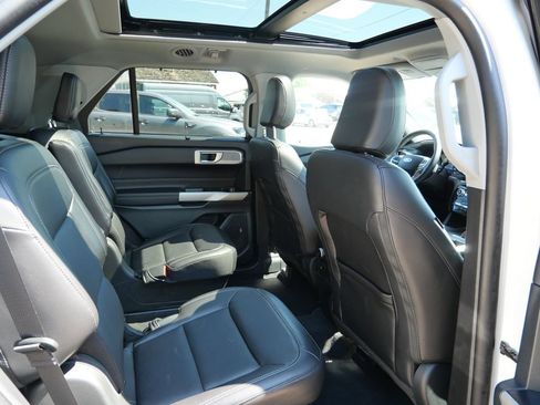 Certified 2023 Ford Explorer Limited w/ Equipment Group 301A AWD/4WD image 13
