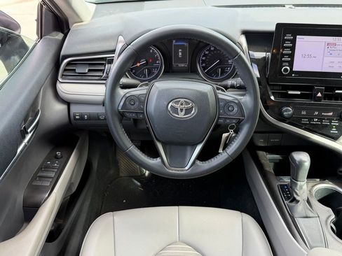 Used 2021 Toyota Camry SE image 16