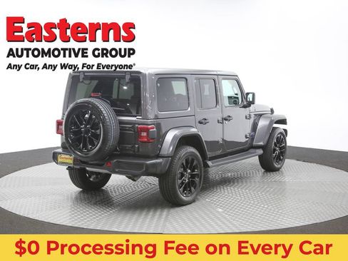 Used 2025 Jeep Wrangler Unlimited Sahara AWD/4WD image 36