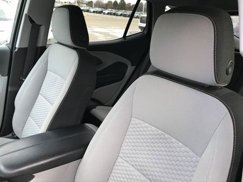 Used 2020 GMC Terrain SLE w/ Driver Convenience Package image 4