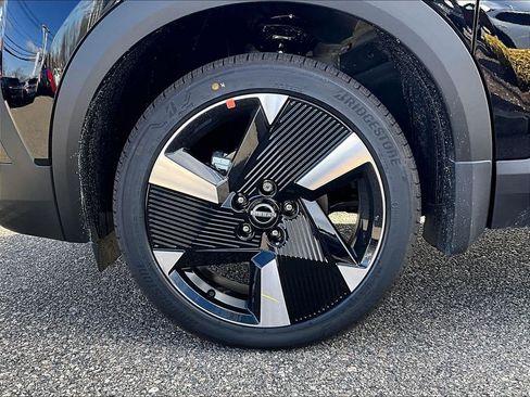 New 2026 Nissan Kicks SR w/ SR Premium Package AWD/4WD image 8
