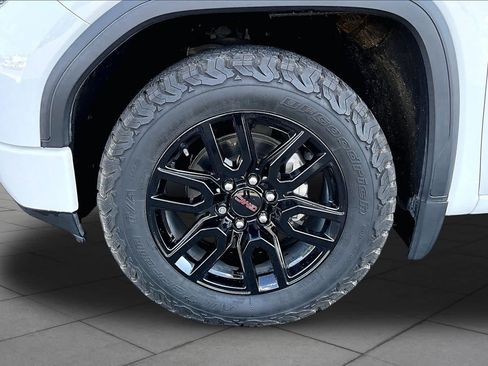 Used 2020 GMC Sierra 1500 Elevation RWD image 11