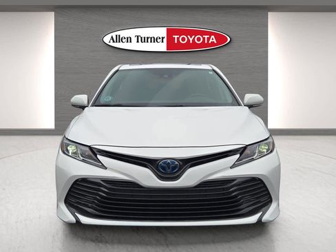 Used 2020 Toyota Camry LE image 4