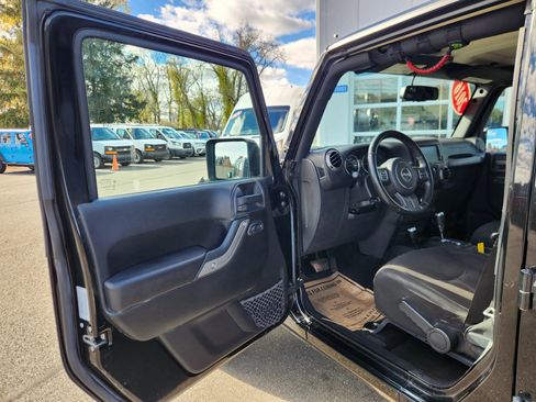 Used 2016 Jeep Wrangler Unlimited Sport w/ Quick Order Package 24S image 22