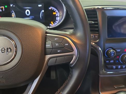 Used 2021 Jeep Grand Cherokee Laredo image 21