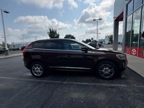 Used 2015 Volvo XC60 T5 w/ Proximity Package AWD/4WD image 2