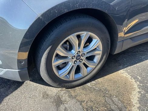 Used 2021 Ford Edge Titanium w/ Equipment Group 301A AWD/4WD image 20