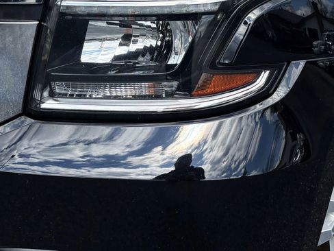 Used 2019 Chevrolet Suburban LT image 7