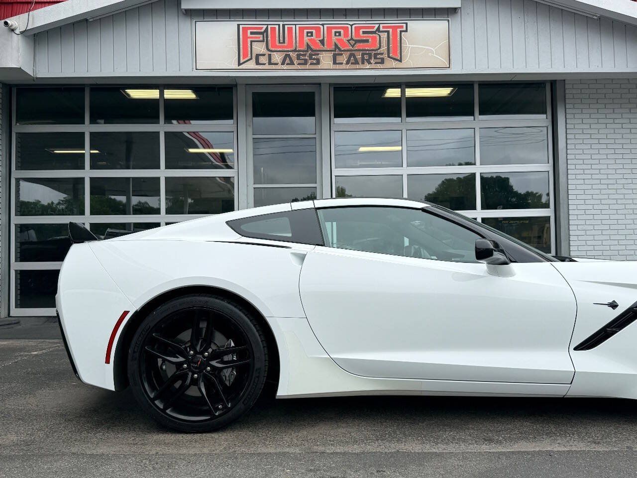 Used 2018 Chevrolet Corvette Stingray Coupe w/ Carbon Flash Badge Package RWD image 10