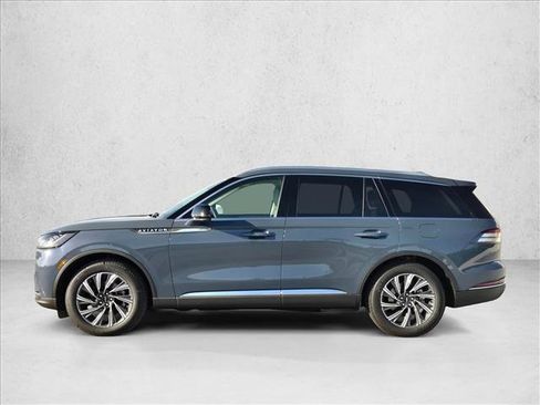 New 2026 Lincoln Aviator Premiere image 8