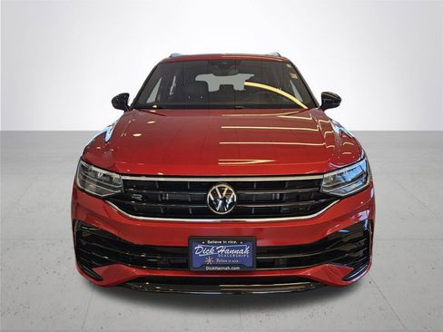 Used 2024 Volkswagen Tiguan SE R-Line AWD/4WD image 3
