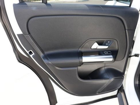 Used 2025 Mercedes-Benz GLA 250 image 13