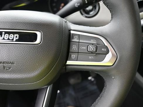 Used 2025 Jeep Compass Limited AWD/4WD image 18