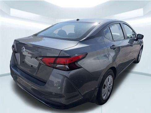 Used 2022 Nissan Versa S image 6