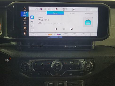 Used 2025 Jeep Wrangler Sport image 26