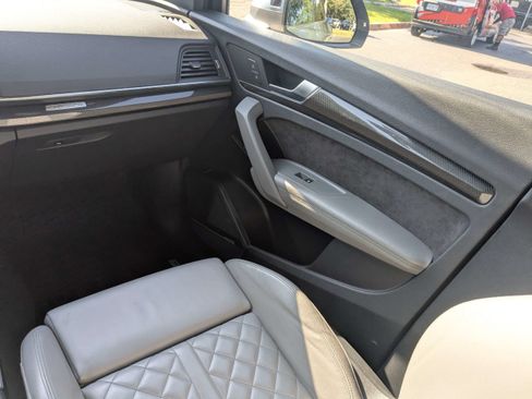 Used 2018 Audi SQ5 Prestige AWD/4WD image 19