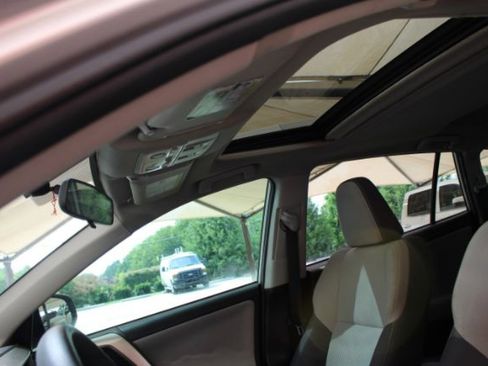 Used 2015 Toyota RAV4 XLE image 12