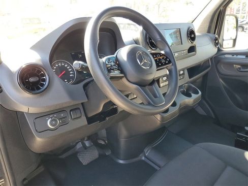 Used 2024 Mercedes-Benz Sprinter 2500 image 20