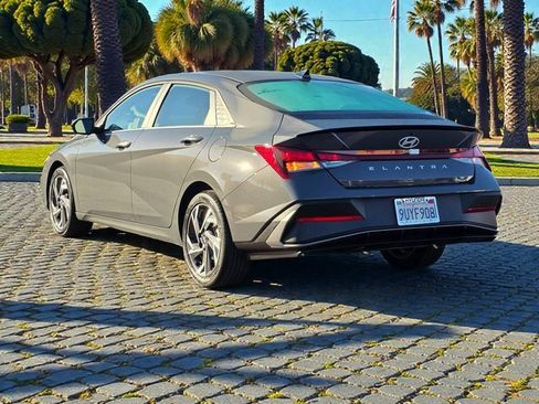 Certified 2025 Hyundai Elantra Sport image 7