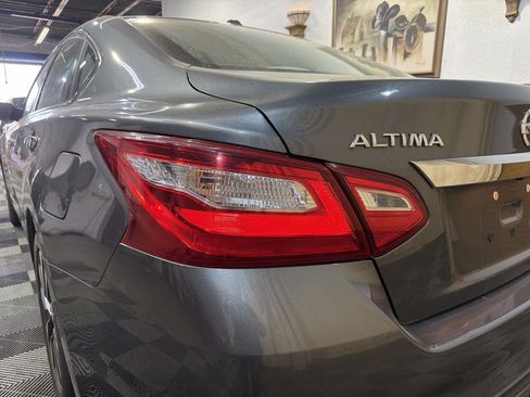 Used 2017 Nissan Altima 2.5 SV FWD image 9