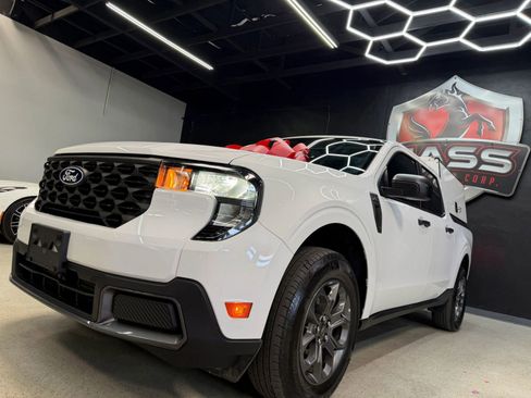 Used 2025 Ford Maverick XLT FWD image 2