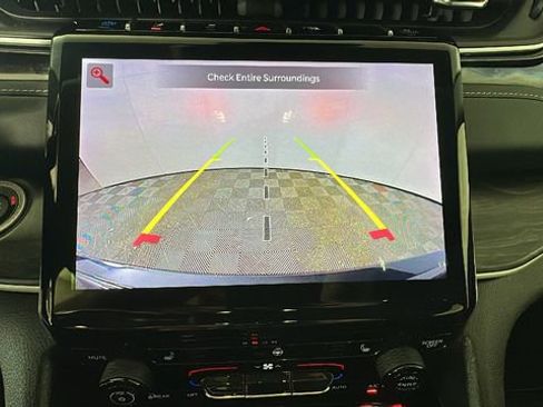 Used 2023 Jeep Grand Cherokee 4WD 4xe image 25
