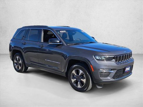 Used 2024 Jeep Grand Cherokee Limited 4xe image 3