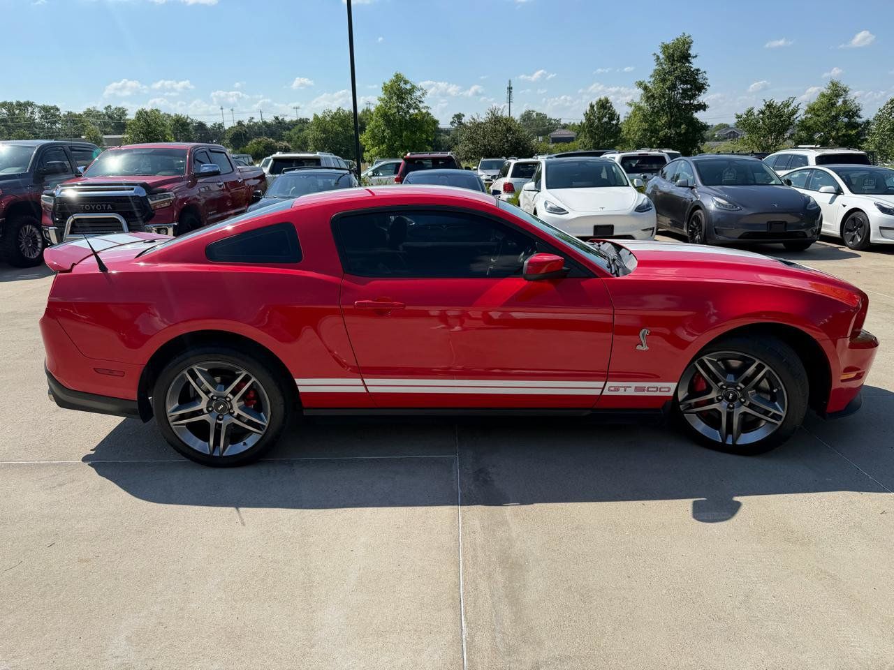Used 2010 Ford Mustang Shelby GT500 RWD image 3