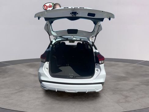 Certified 2025 Nissan Kicks Play S FWD image 9