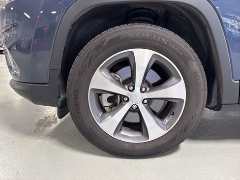 Certified 2021 Jeep Cherokee Limited w/ Elite Package image 9