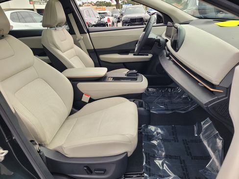 Used 2023 Nissan Ariya FWD image 17