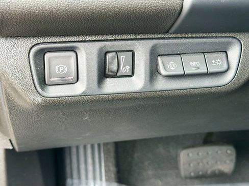 Used 2023 GMC Acadia AT4 w/ Technology Package AWD/4WD image 10