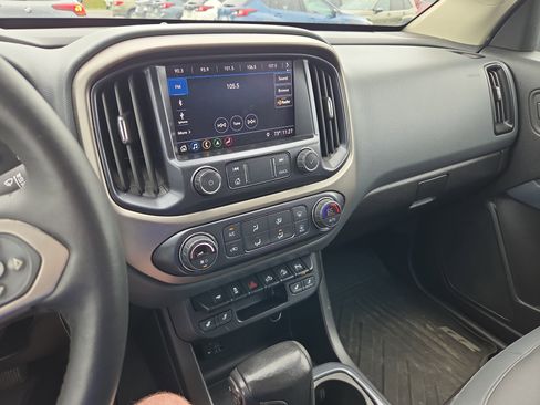 Used 2019 Chevrolet Colorado Z71 AWD/4WD image 22