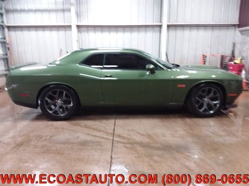 Used 2019 Dodge Challenger R/T image 4