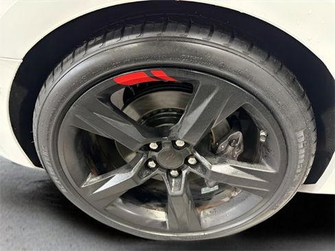 Used 2016 Chevrolet Camaro SS image 33