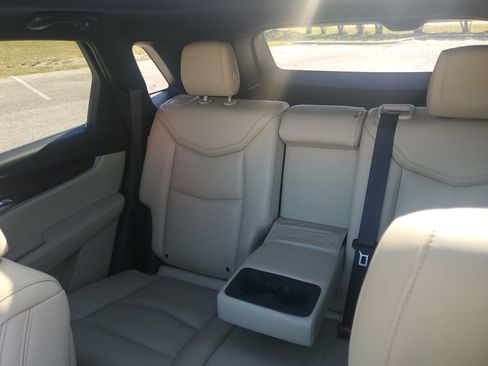 Used 2017 Cadillac XT5 Luxury image 23