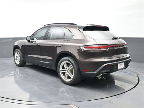 Used 2022 Porsche Macan image 3