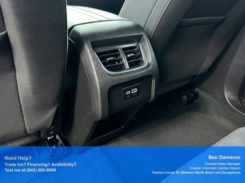 Used 2025 Chevrolet Blazer LT FWD image 17
