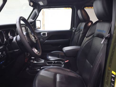 Used 2023 Jeep Wrangler Unlimited Rubicon 4xe w/ Cold Weather Group AWD/4WD image 16