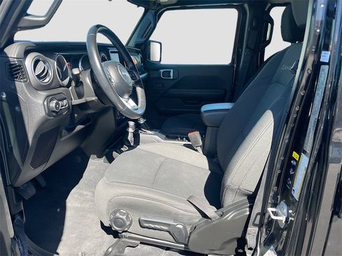 Used 2021 Jeep Wrangler Unlimited Sahara image 20