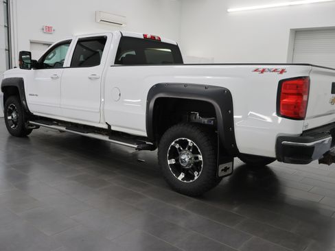 Used 2015 Chevrolet Silverado 2500 LT AWD/4WD image 6