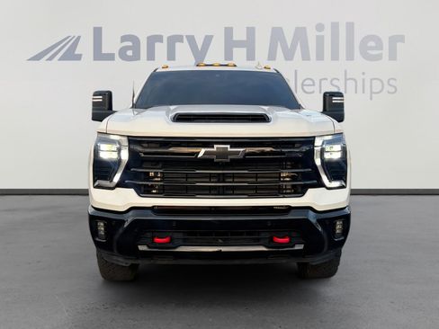 Used 2025 Chevrolet Silverado 2500 LTZ w/ Trail Boss Package image 9