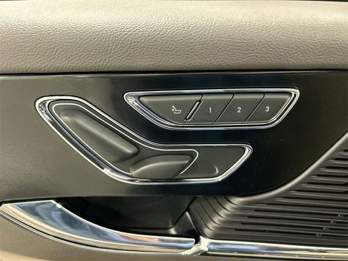 Used 2022 Lincoln Corsair AWD w/ Equipment Group 101A image 10