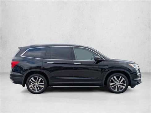 Used 2017 Honda Pilot Elite image 4