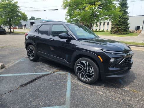 Used 2024 Chevrolet TrailBlazer RS w/ Convenience Package AWD/4WD image 9
