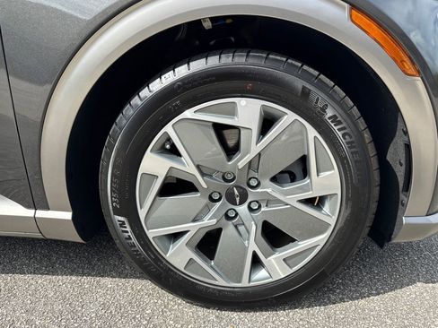 Used 2025 Genesis GV60 RWD image 12